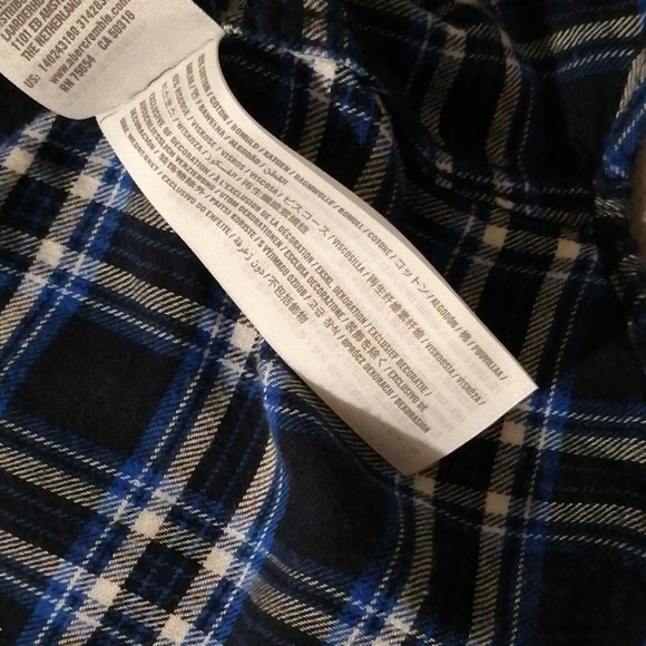 💙🖤🤍Abercrombie Plaid Shirt - Picture 4 of 5
